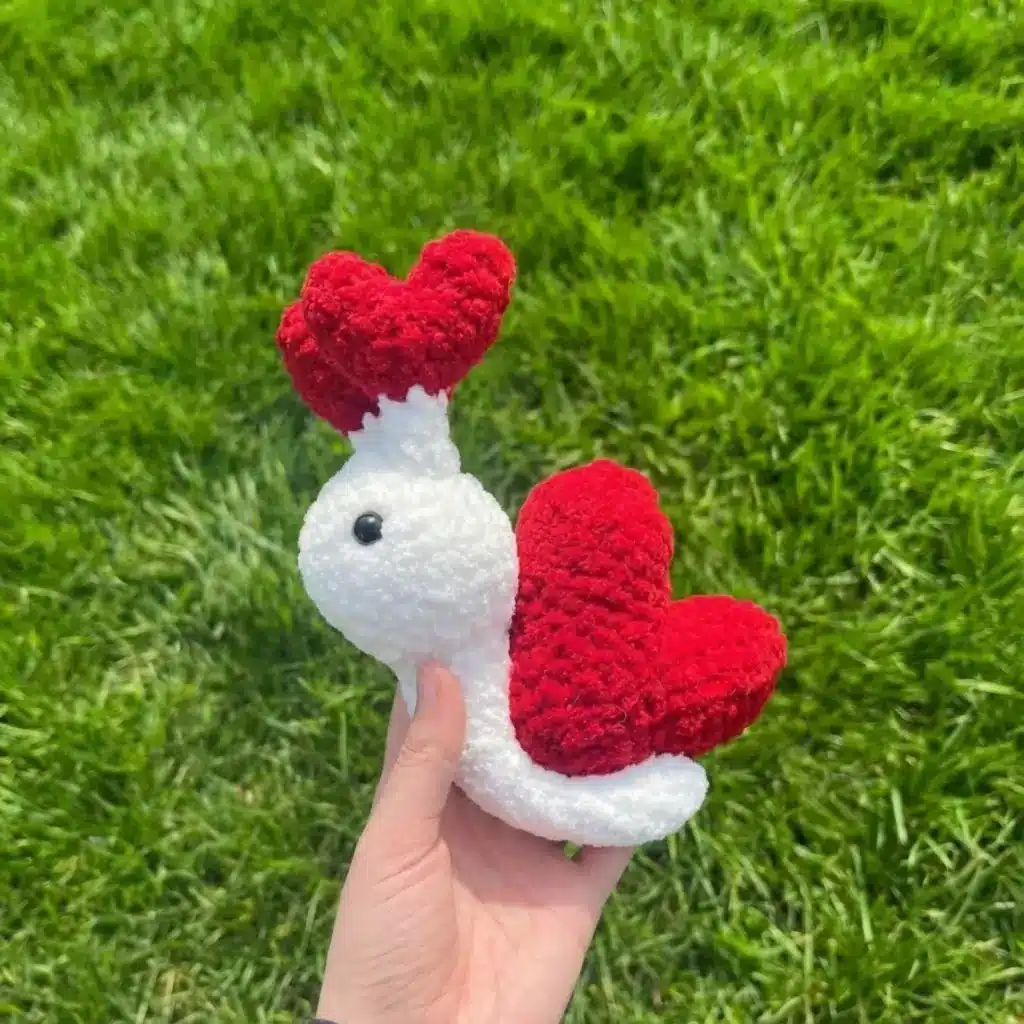 Shelva the Valentine Snail