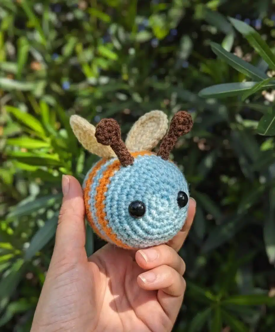 crochet bee