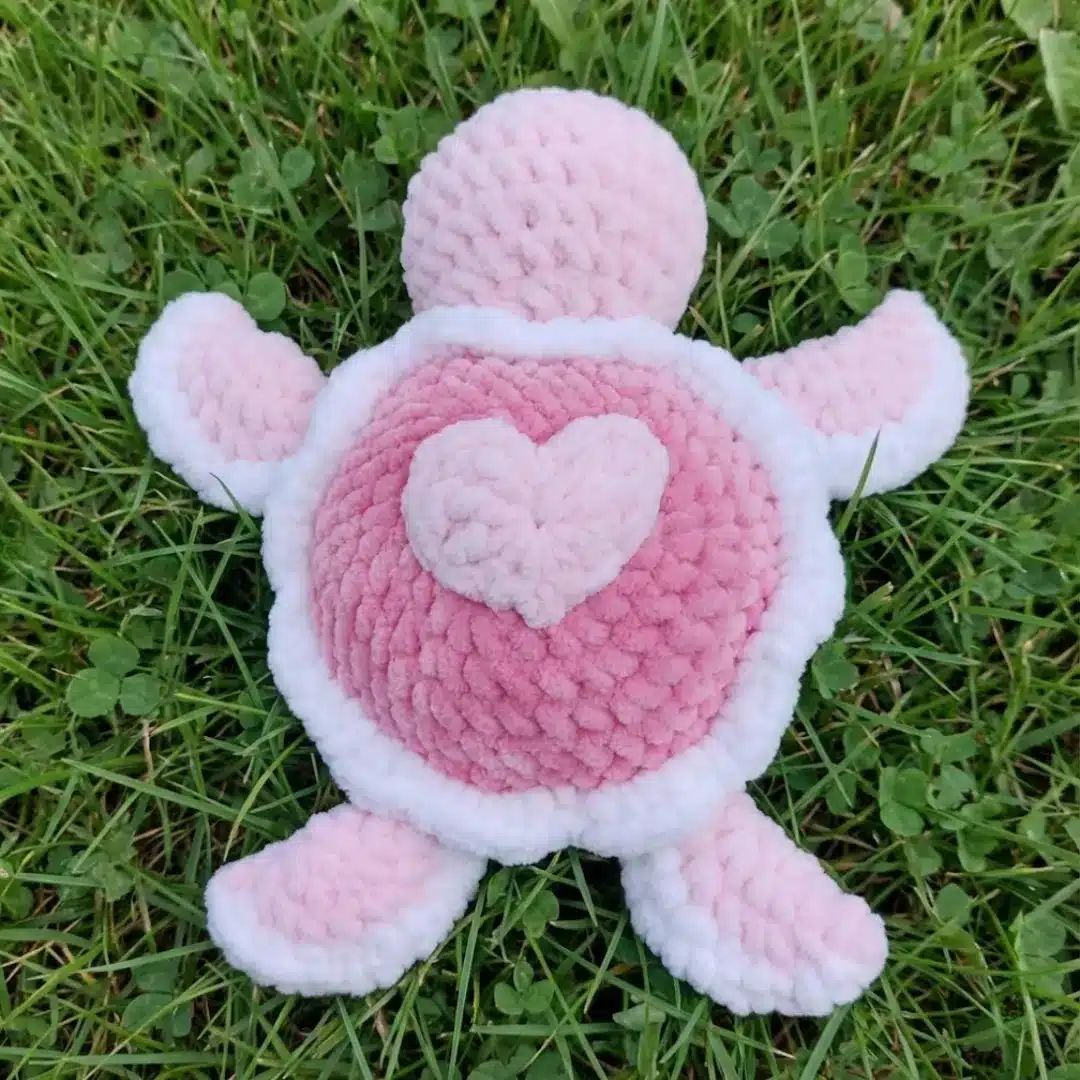 Valentine's turtle crochet pattern